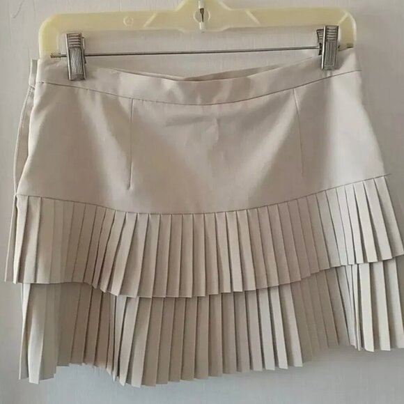 BCBGMaxAzria Cream Pleated Mini Skirt - Picture 6 of 7